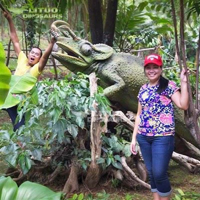 Life Size Animatronic Chameleon Tsiaj Model